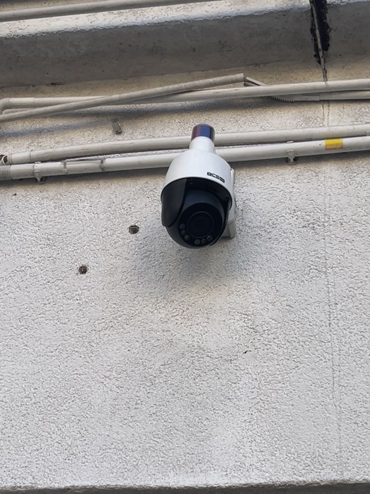 8 sztuk kamer + 1 kamera 360’ z alamem + łączenia, dysk, telewizor