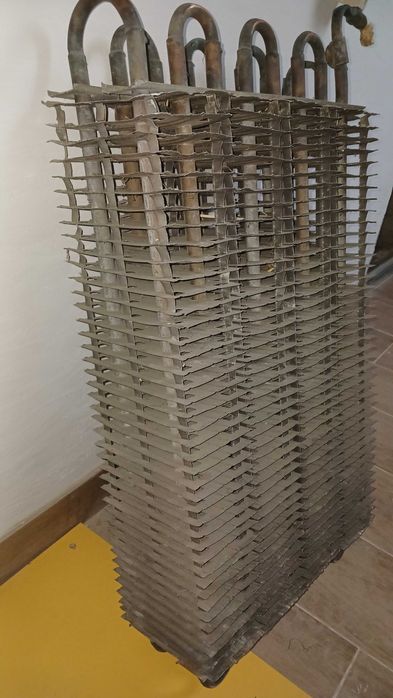 Теплообмінник, радіатор морозильної камери.