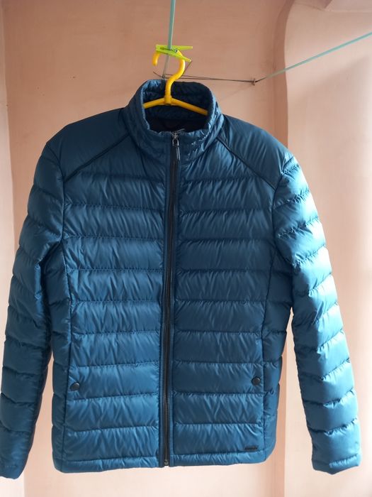 натуральный пуховик HUGO BOSS 48p.