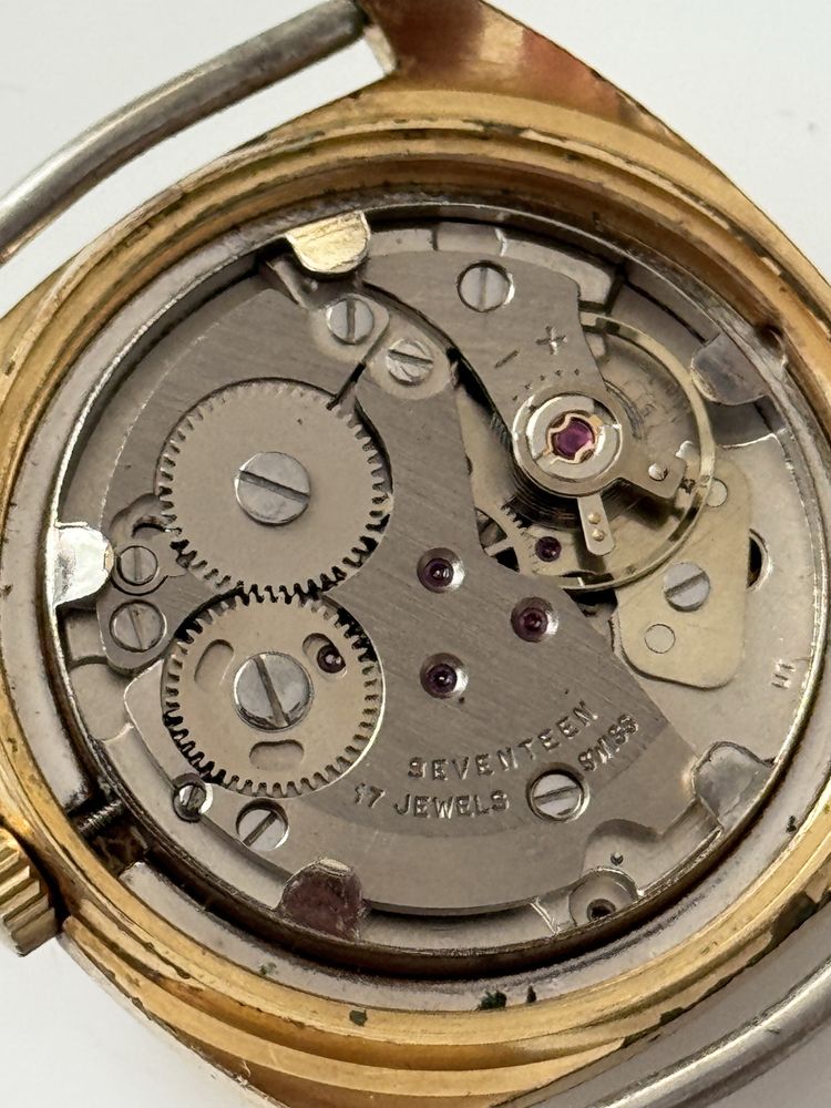 Zegarek Owix Swiss made, 17jewels, zlocony, wymiary 35.5/38mm, sprawny