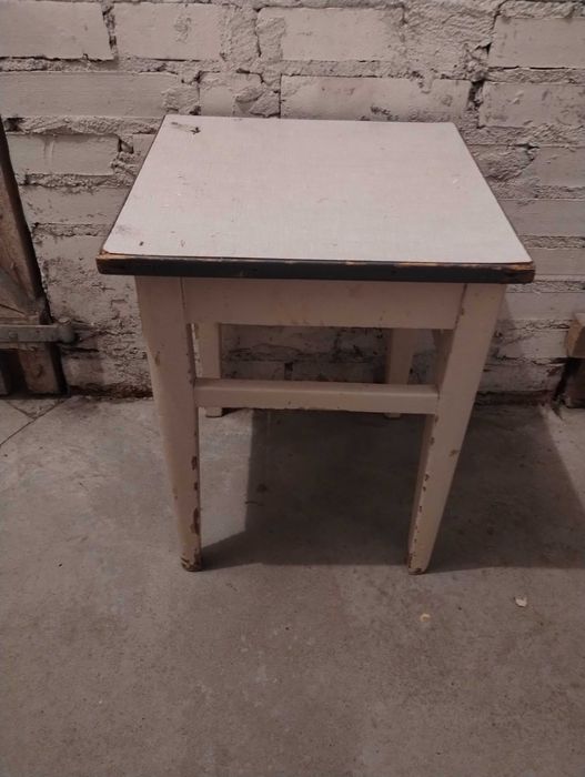 Stołki drewniane PRL do renowacji