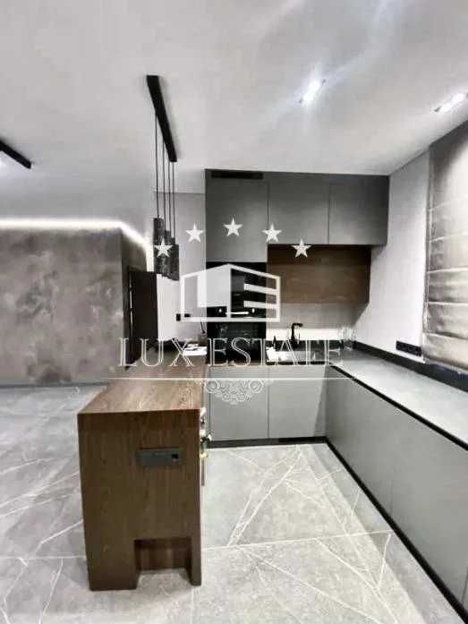 Аренда  современного таунхауса с 4 комнатами на Журавлевке