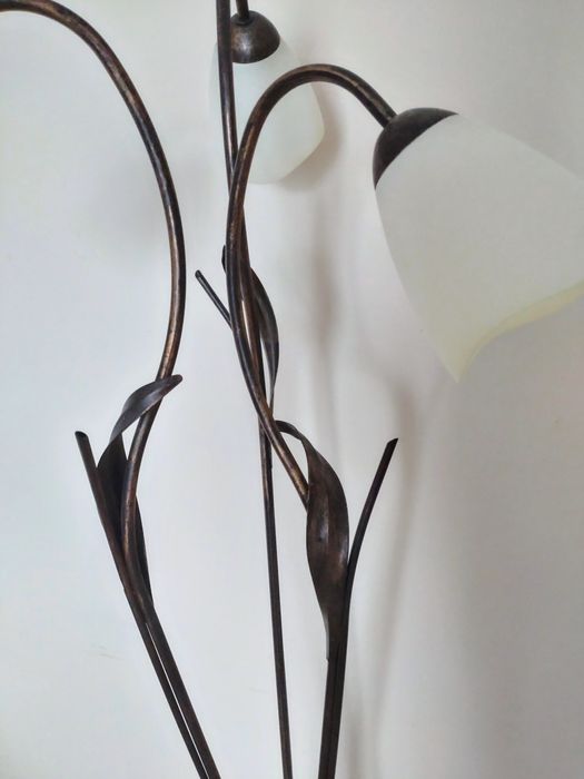 Lampa podłogowa metaloplastyka miedziana