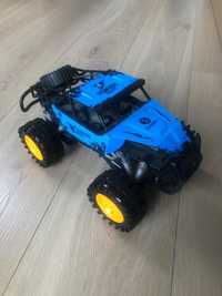 Samochód monster truck