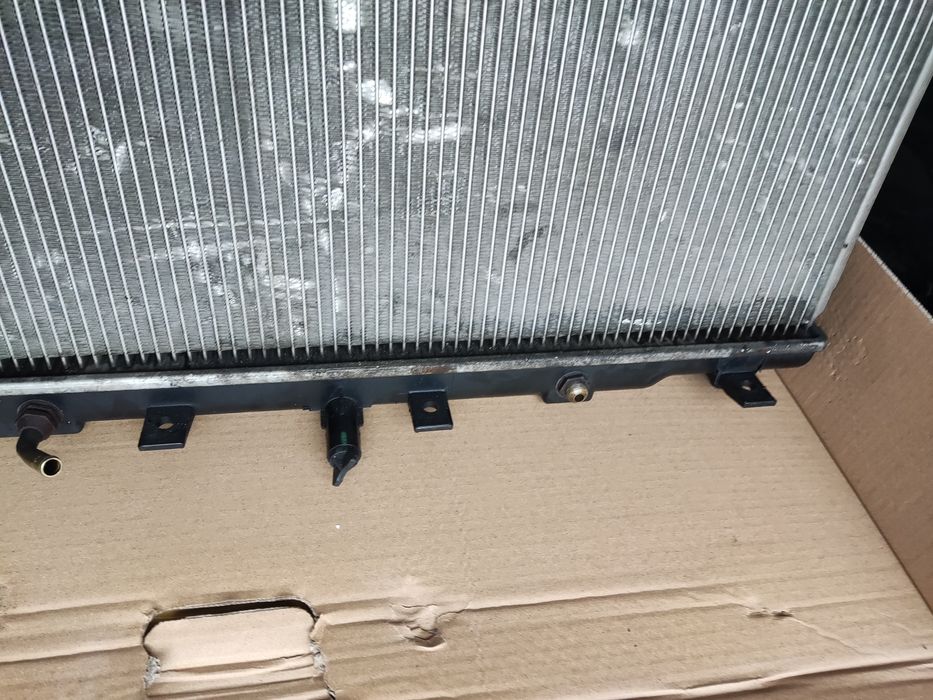 Радиатор Хонда срв 3 б/у полностью исправный.