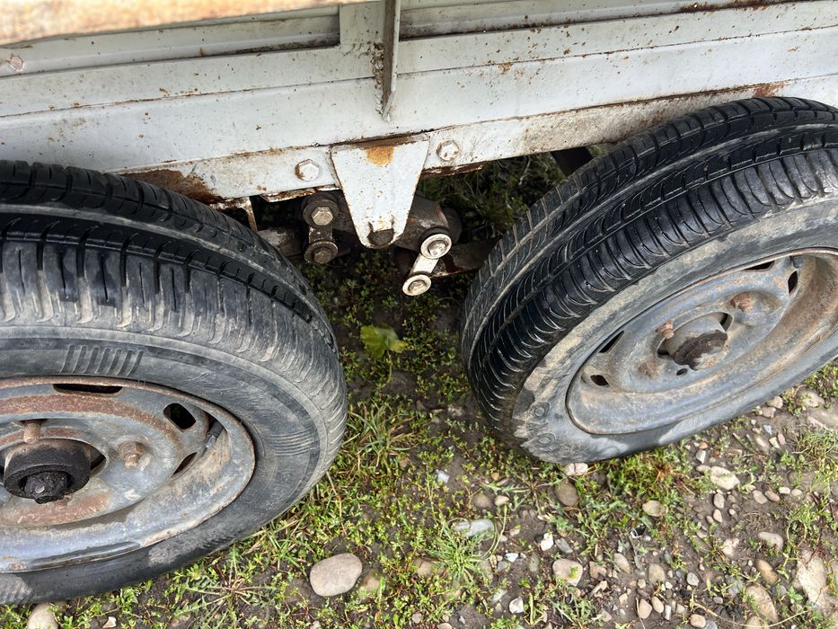 Причеп до автомобілів