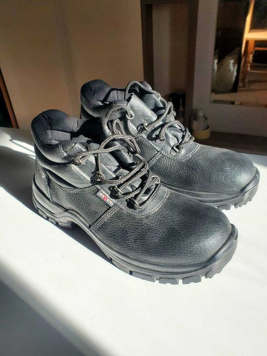 Ботінки (черевики) робочі нові  р. 42-43