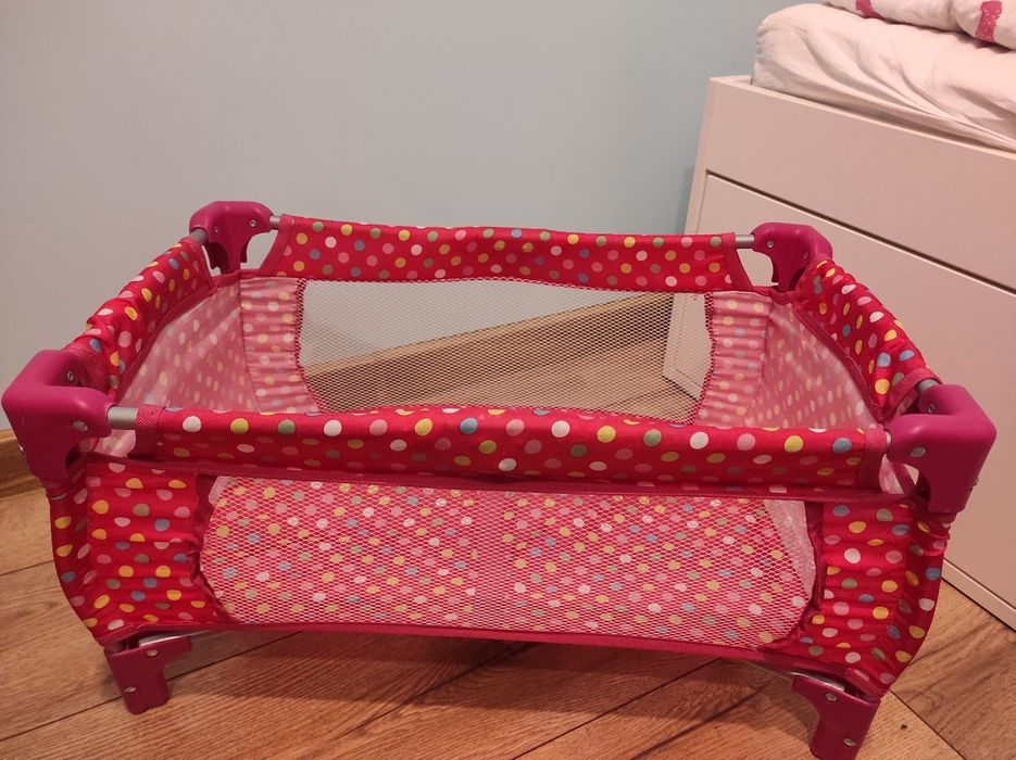 Zabawkowe łóżeczko turystyczne