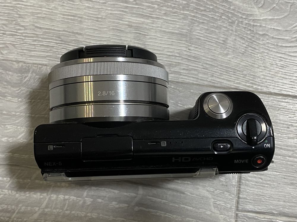 Sony NEX5 обʼєктив 16 2,8 мікрофон Sony, зарядка