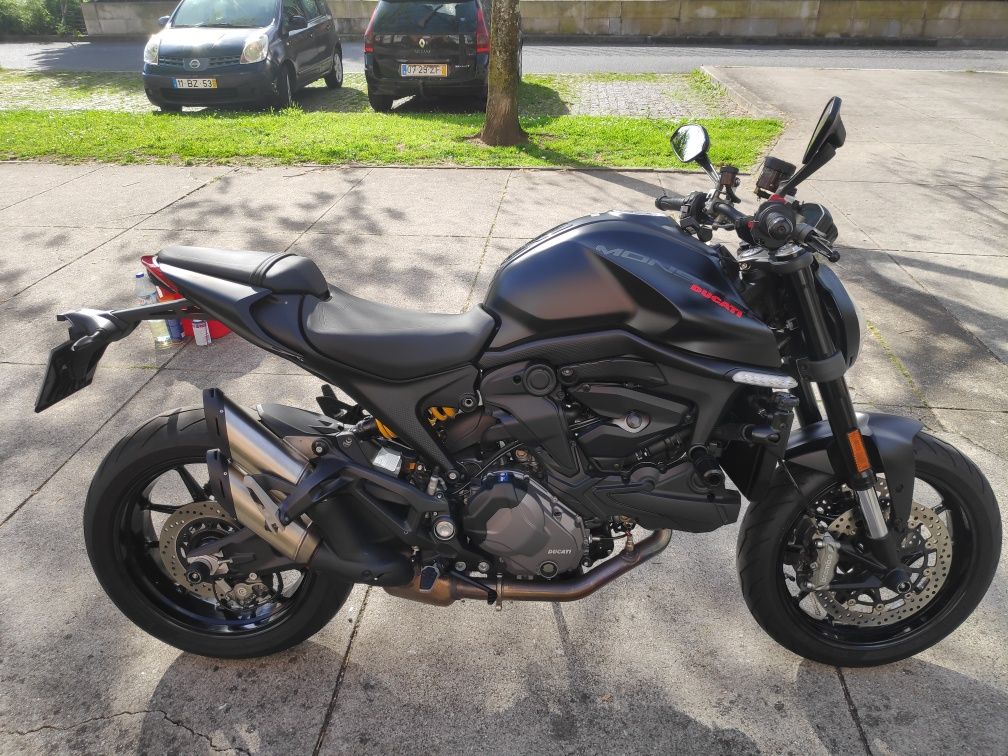 Ducati Monster 937 Dark Stealth