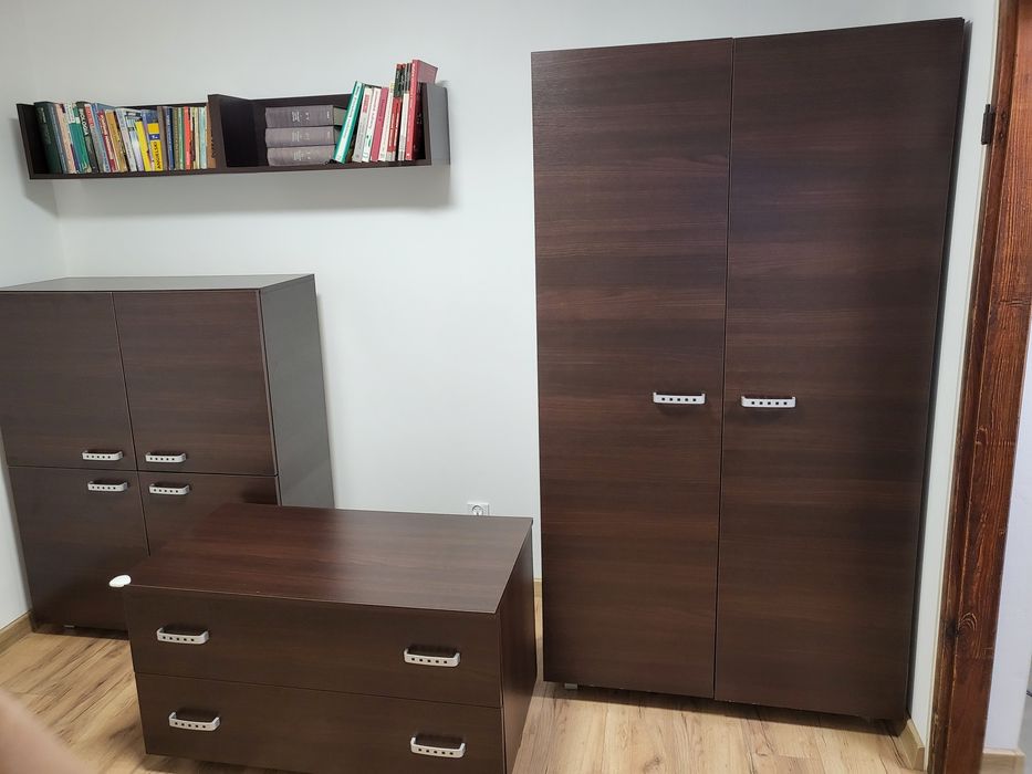 Zestaw mebli szafa, szafka i komoda