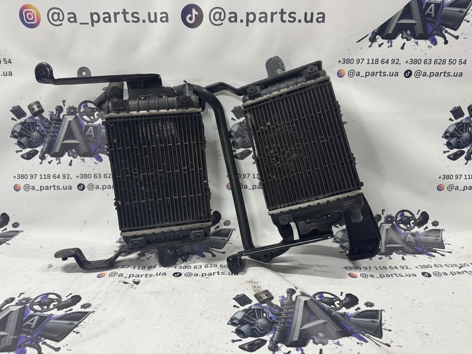Радіатор охолодження додатковий / бічний Audi Q7 4M 4M0121212D