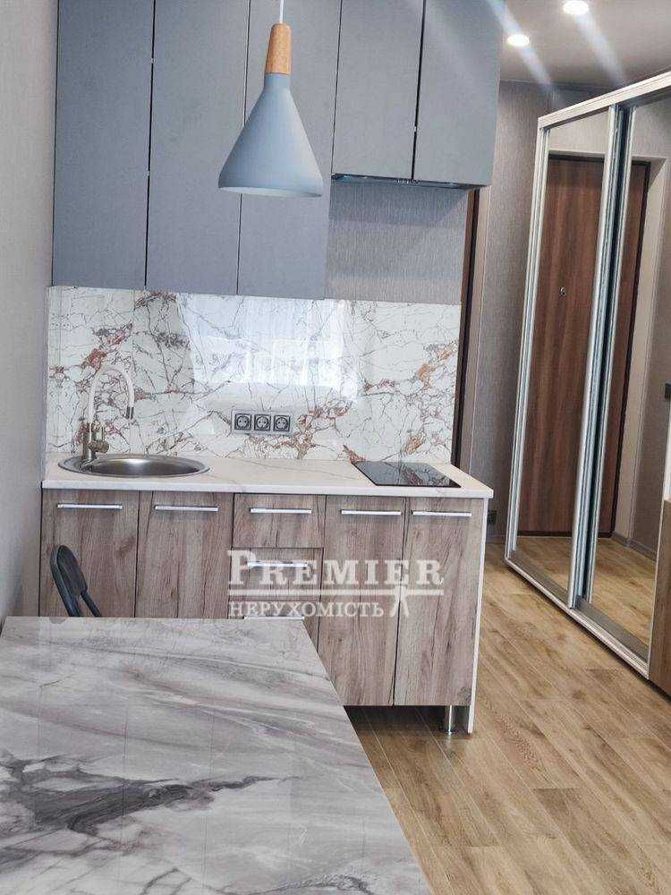 1-кімнатна квартира з якісним ремонтом, Меблі. техніка залишаються