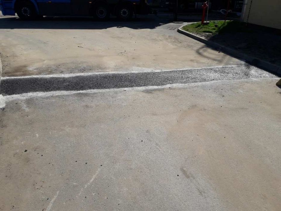 Układanie asfaltu budowa dróg parkingów asfaltowanie zalewanie spękań