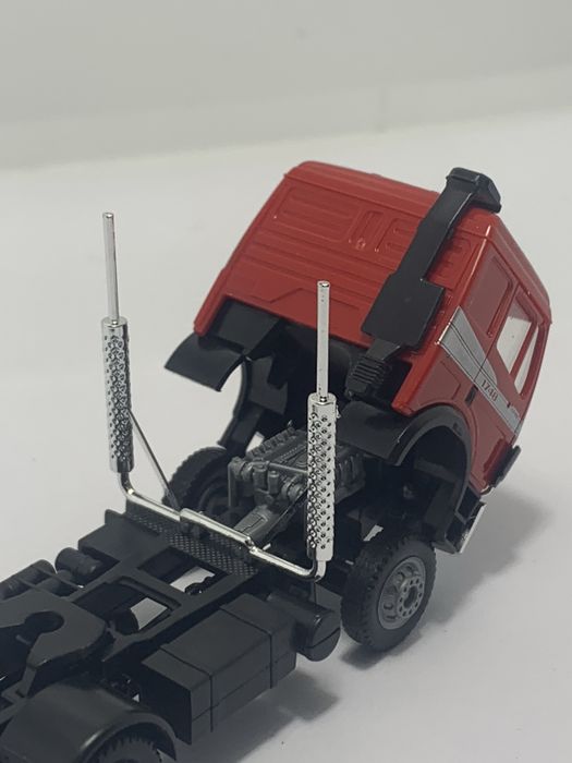 Mercedes 1748 da Herpa escala 1/87