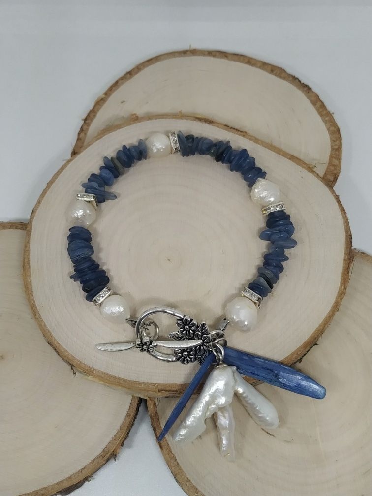 Oryginalna bransoletka z cyjanitów z perłami keshi