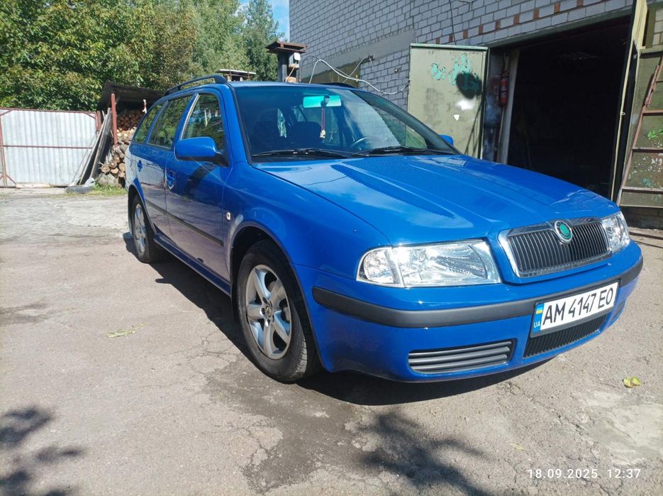 Skoda Octavia Tour(FL) MPI MT 1,6 газ--бензин