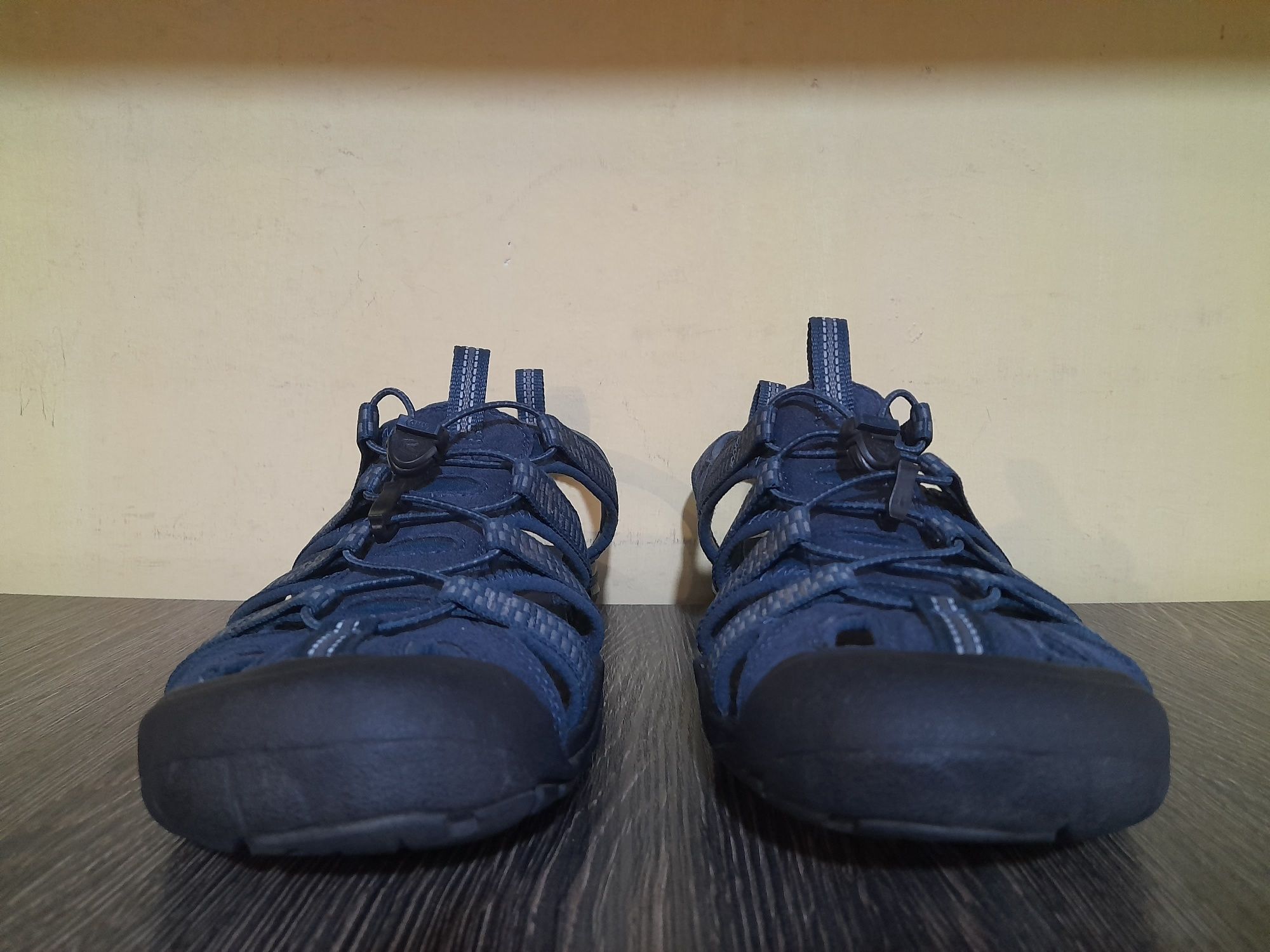 Оригінальні чоловічі трекінгові босоніжки сандалі Keen Clearwater CNX