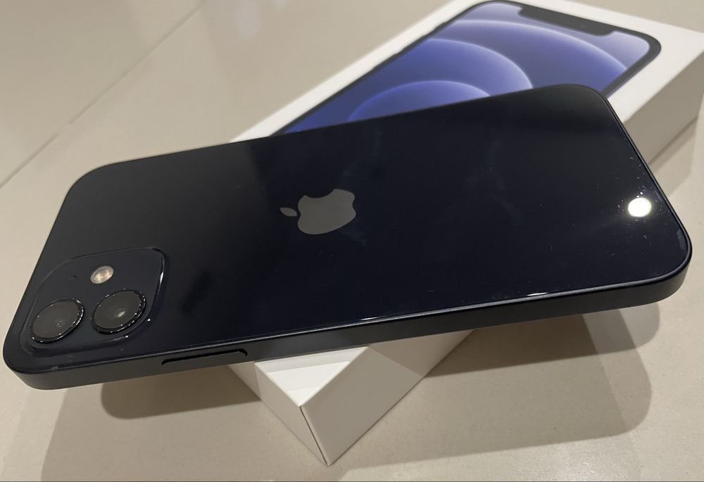 iPhone 12 64gb em bom estado
