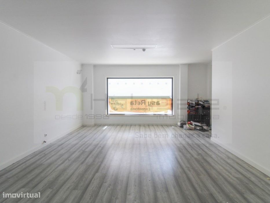 Loja para comércio ou serviços, na Quinta do Conventinho, em Santo ...