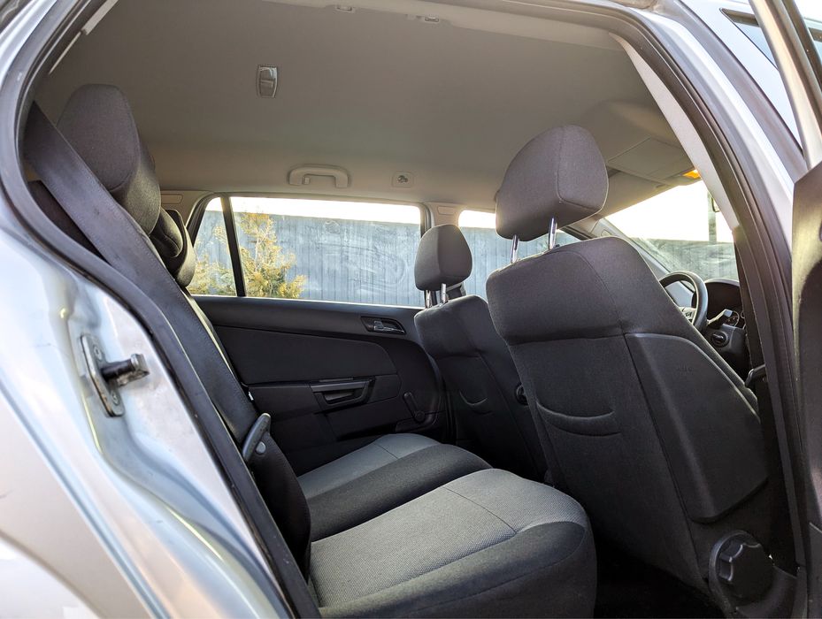 Опель астра h.