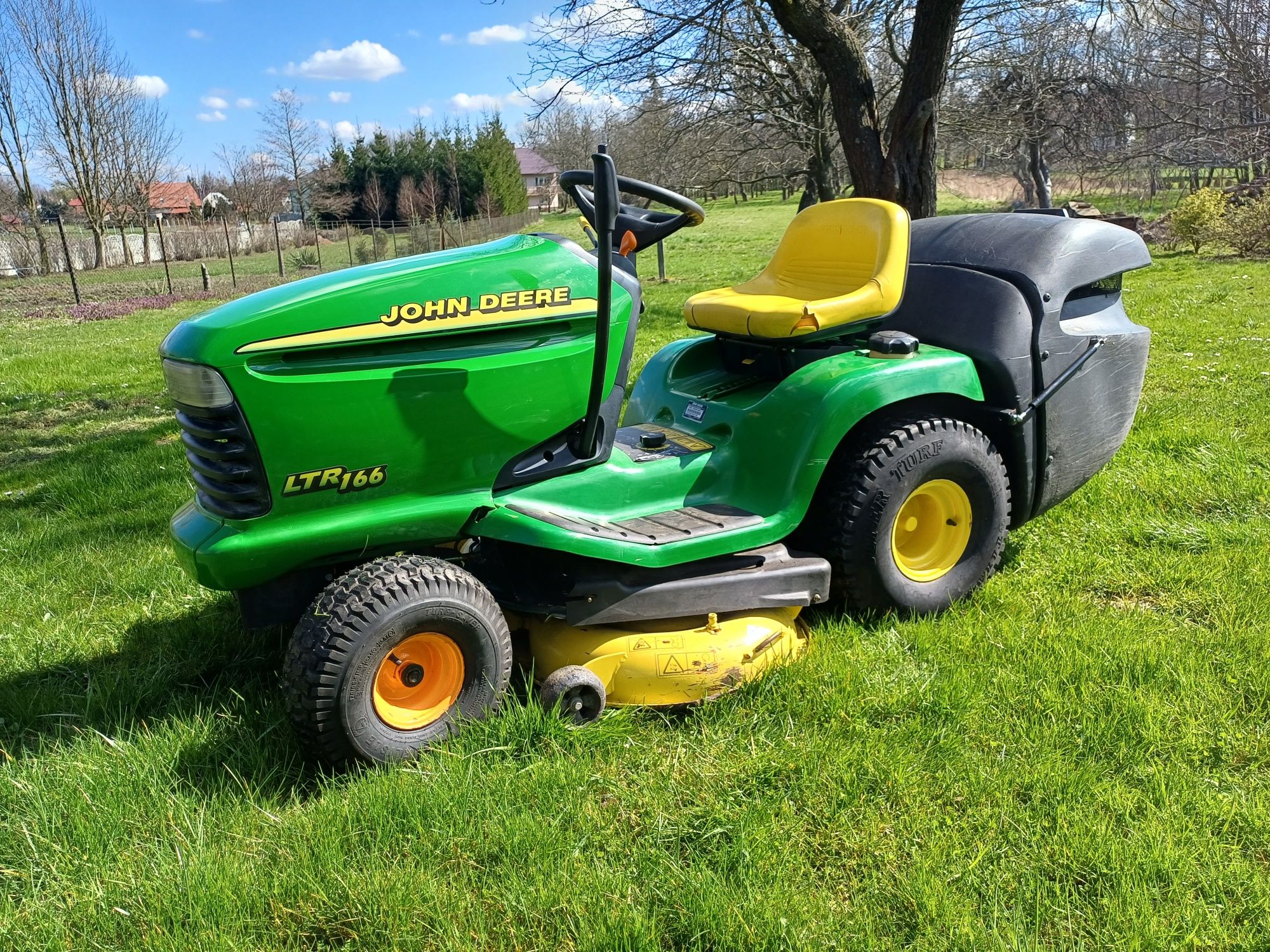 Kosiarka traktorek john deere ltr166Silnik 2cylindry pompą oleju