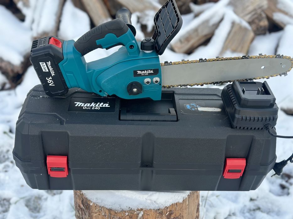 Акумуляторна ланцюгова пила Makita DUC240 (30см 36V 8aH) безщіткова