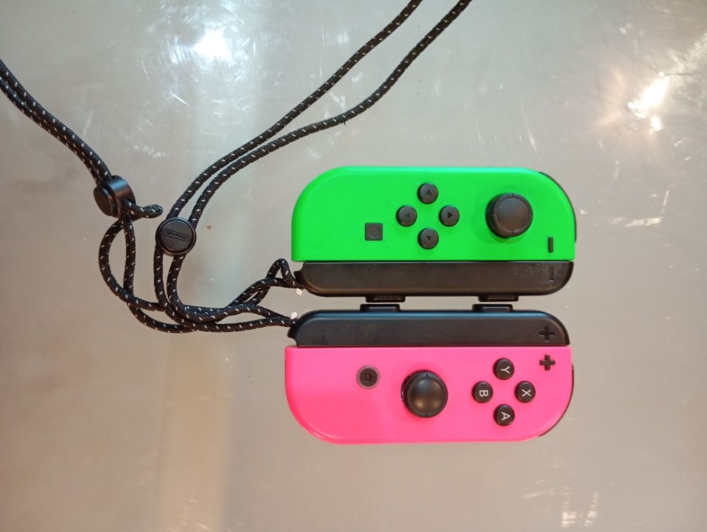 Joy-Con (par) + Base Carregamento 4x + Grip com Carga – Nintendo Switc