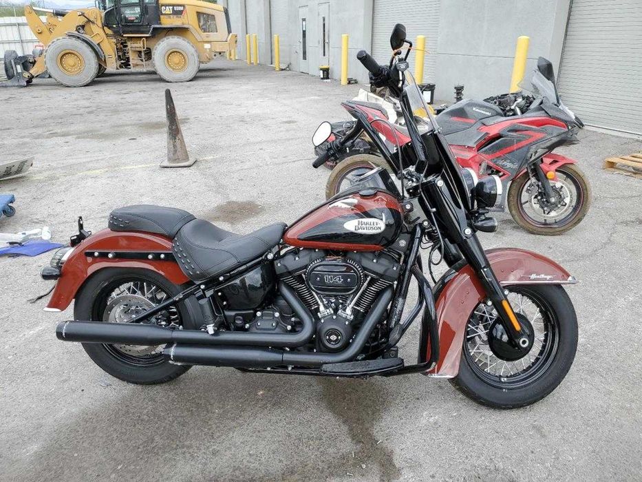 Harley-Davidson FLHCS 2024