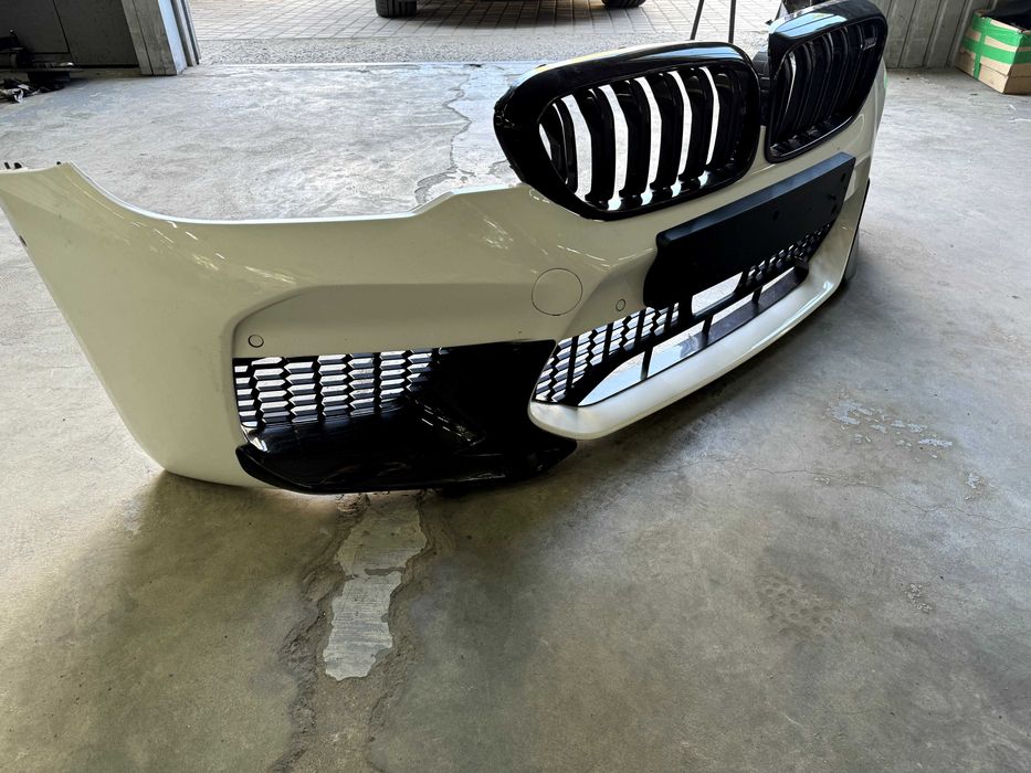 BMW M5 F90 бампер передний в сборе оригинал, решетки, ноздри