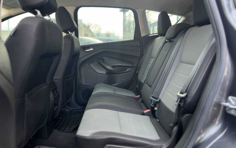 Ford C-Max 2016 року