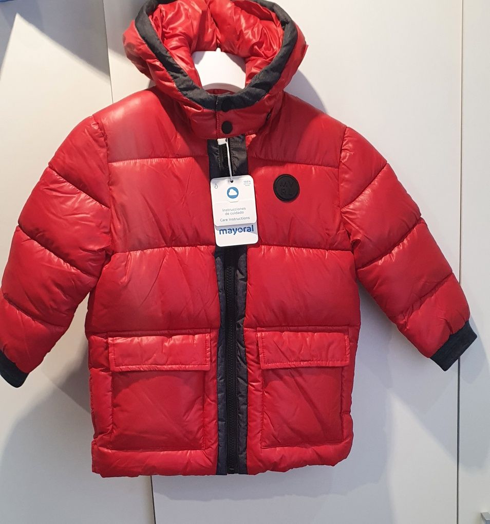 Куртка зимова Mayoral 104р червона.