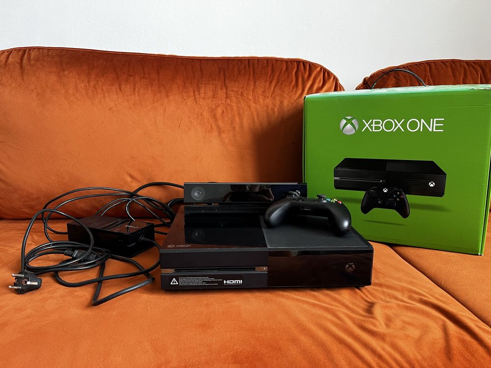 Xbox One 500gb + pad + kinect + 18 gier
