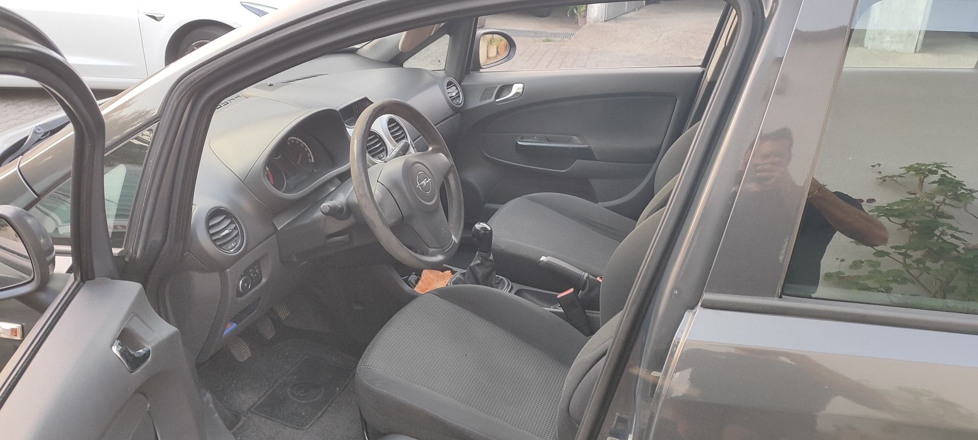 Opel corsa 1.3 cdti 5 lugares