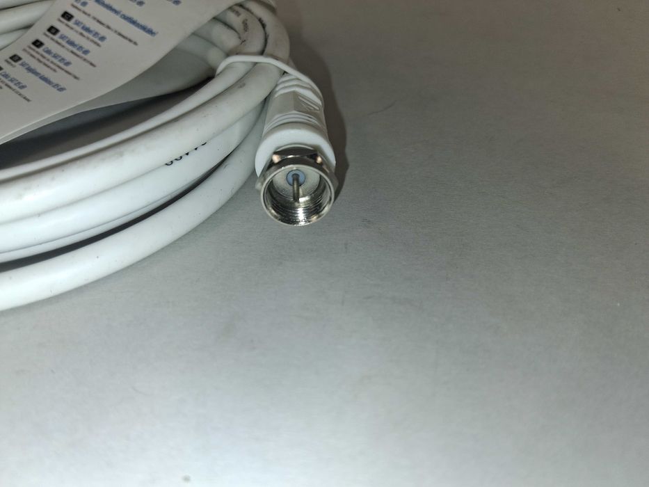 N212 Biały Kabel Sat Antenowy Hama 1,5m F-Plug F-Stecker 85dB