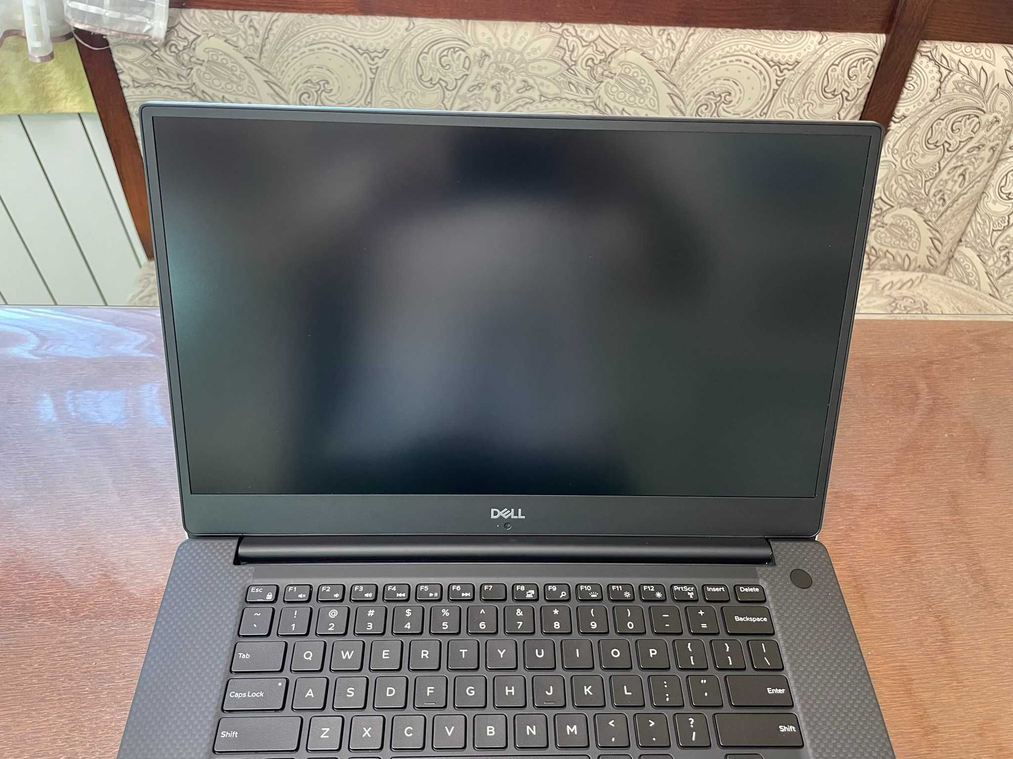 Ультрабук 15" FHD Dell Precision 5530 (i7-8850H/16/SSD 256Gb/P1000)