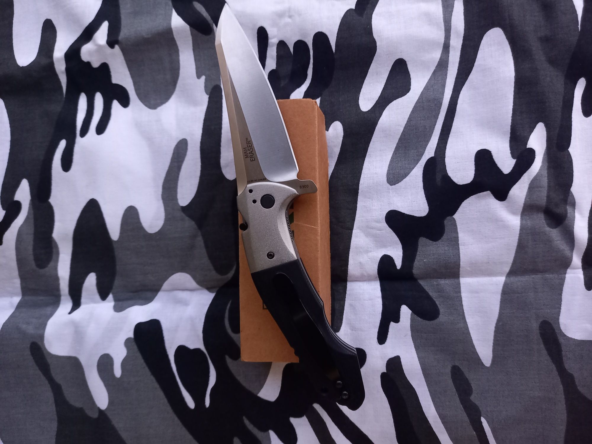 Nóż Crkt Eraser 8900