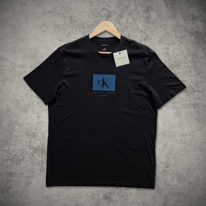 Оригінал футболка Calvin Klein розмір L чорна