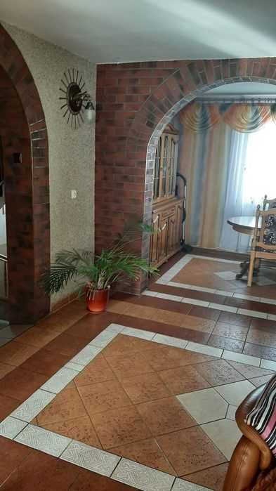 Dom / apartament + 2 mieszkania, działka 17 arów, garaże, pom. gospod.