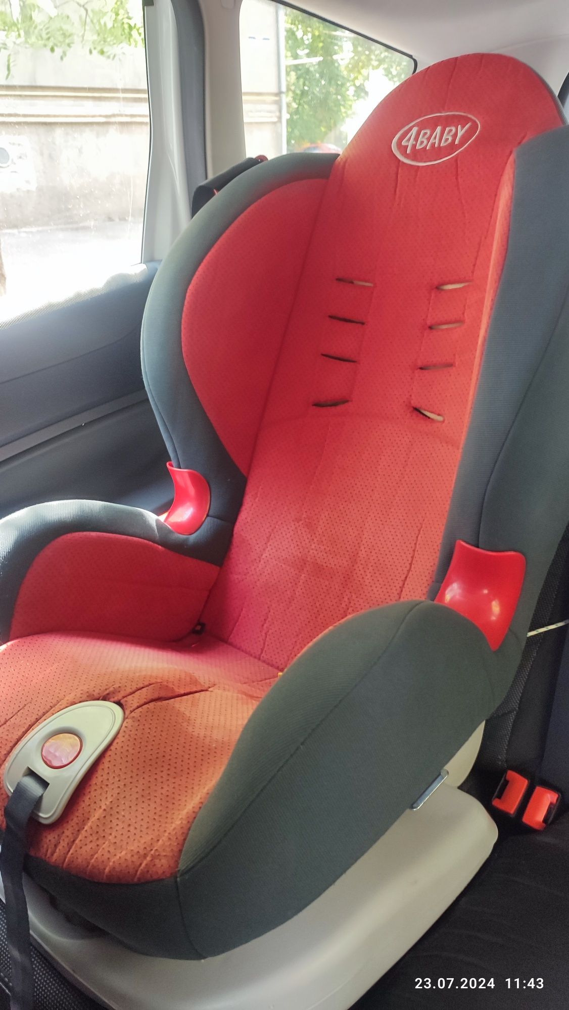 Продам автокресло 4baby Польша 9-36 кг на базе