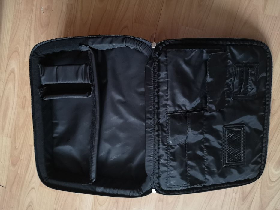 DICOTA na laptopa wym 37x33x17  przekątna wewnątrz 42 cm