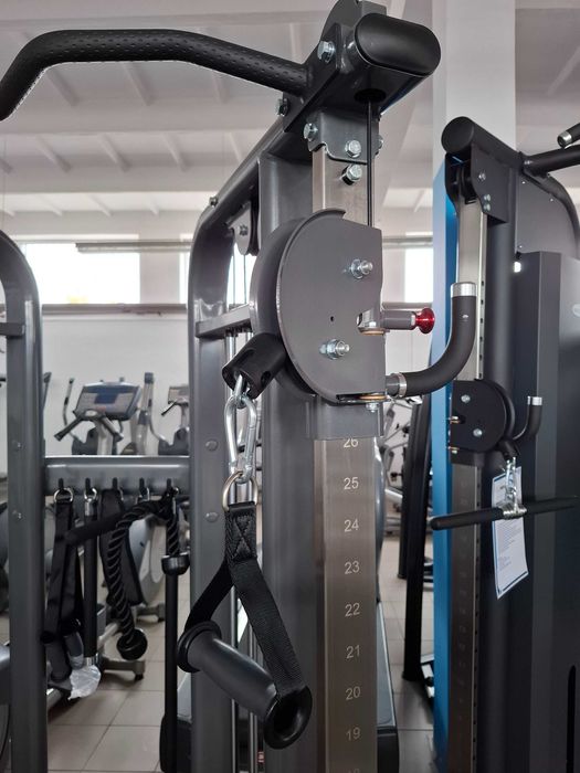 Brama narożna wielofunkcyjna, wyciąg do ćwiczeń i treningu siłowego