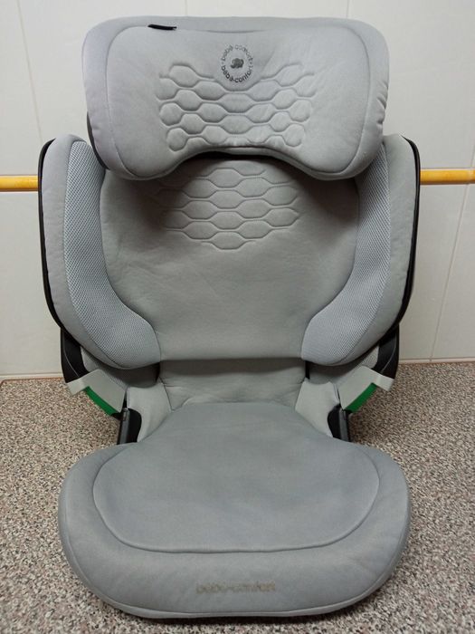Cadeira auto, marca Bébé Confort, 3,5-12 anos, muito bom estado