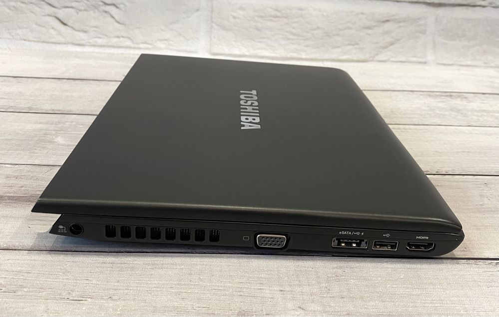 Ноутбук Toshiba Satelite R830 13.3’’ i5-2435M 8GB ОЗУ/ 128GB SSD r1537