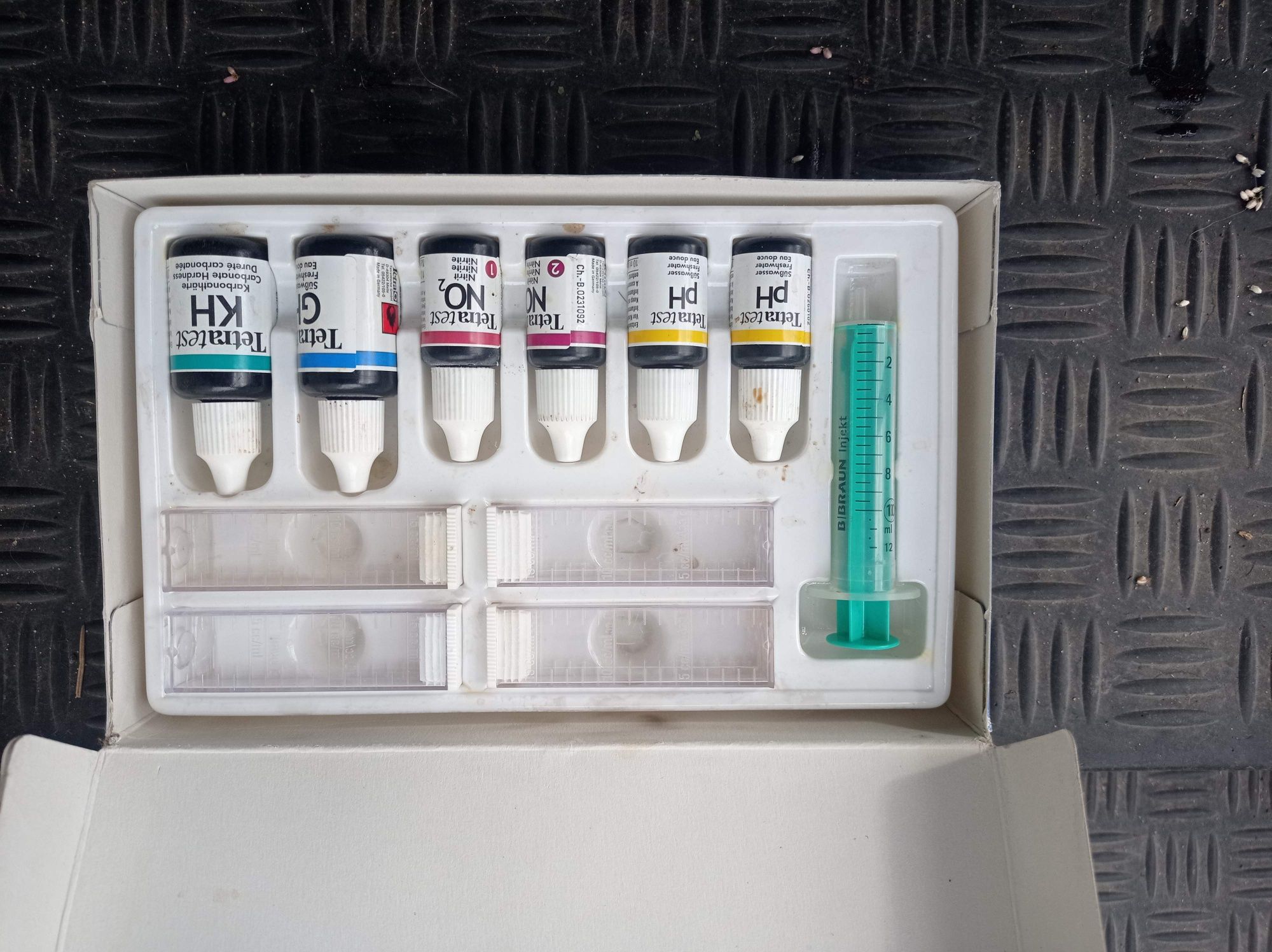 Tetratest Laborett - zestaw testów do badania wody.