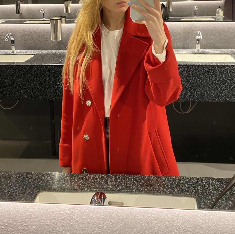 Пальто червоне жіноче (куртка)