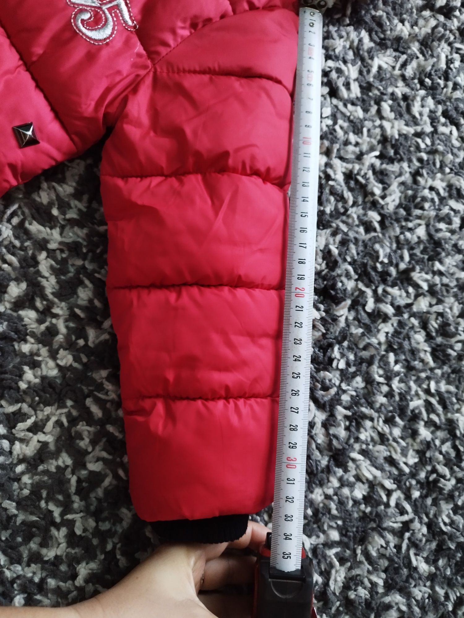 продам курточки на девочку 2-5 лет