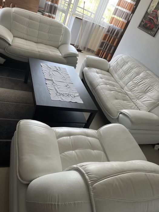 Piekny bialy wypoczynek ze skory 3+2+1, jak nowy