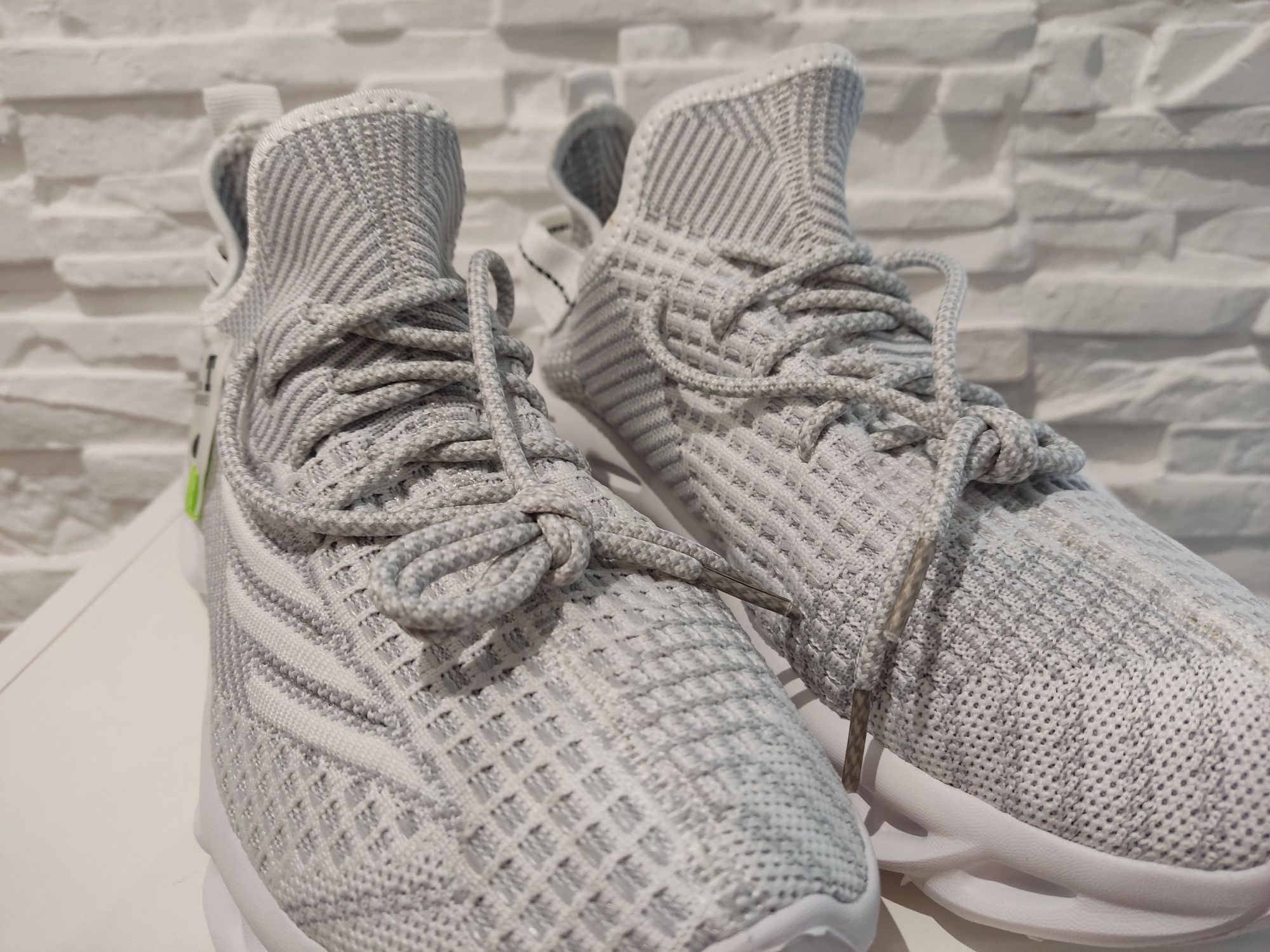 Buty sportowe męskie 40 (25,8 cm)