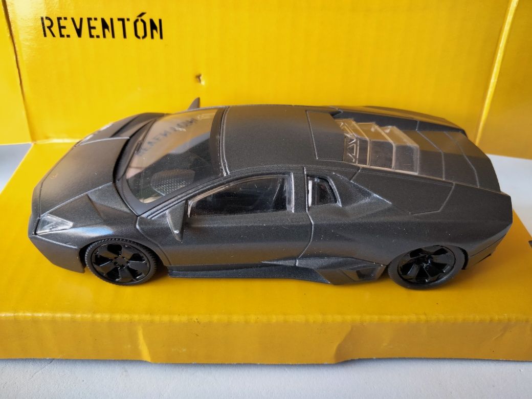 1:43 Lamborghini Reventón (2007)